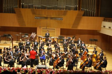 I flet w Polsko-Chińskiej Oriestrze Symfonicznej - Koncert "PolandChina Youth Orchestra", Teatr Wielki w Tianjin – Chiny, dyrygent Michał Maciaszczyk, Xia Xiaotang 2015
